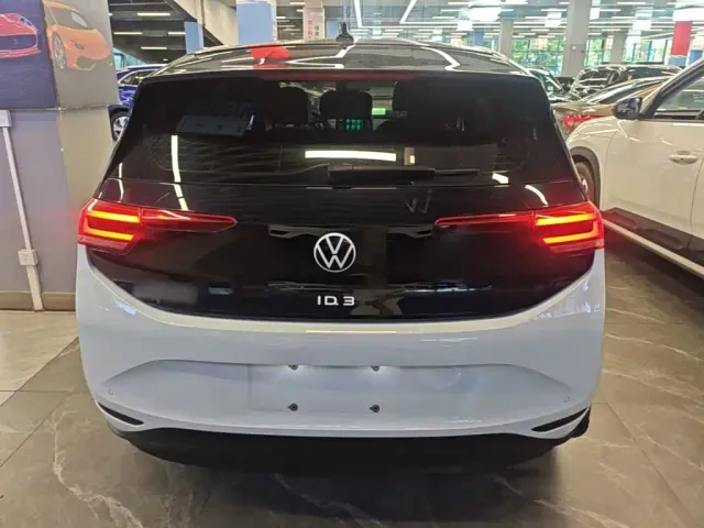 Volkswagen ID.3 — Фото автомобиля 5