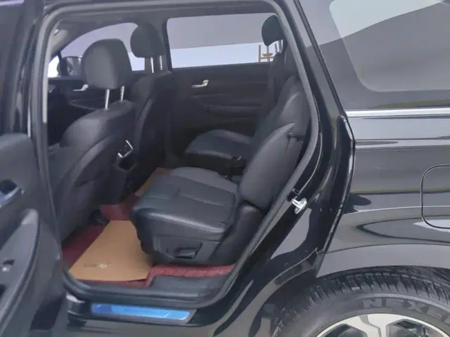 Hyundai Santa Fe — Фото автомобиля 11