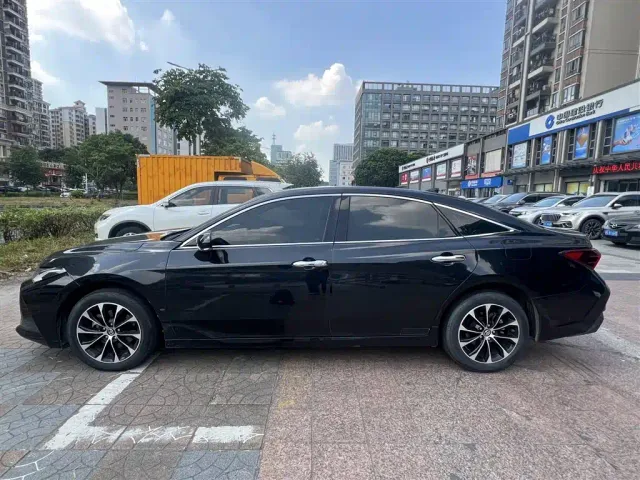 Toyota Avalon — Фото автомобиля 3