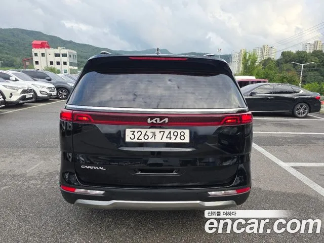 Kia Carnival Generation 4 — Фото автомобиля 4