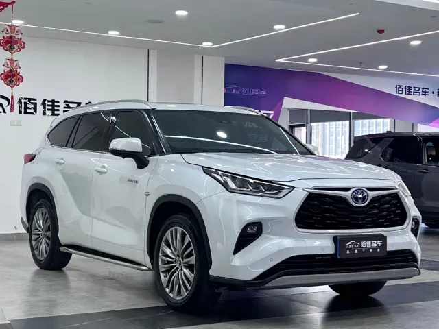 Toyota Highlander — Фото автомобиля 3