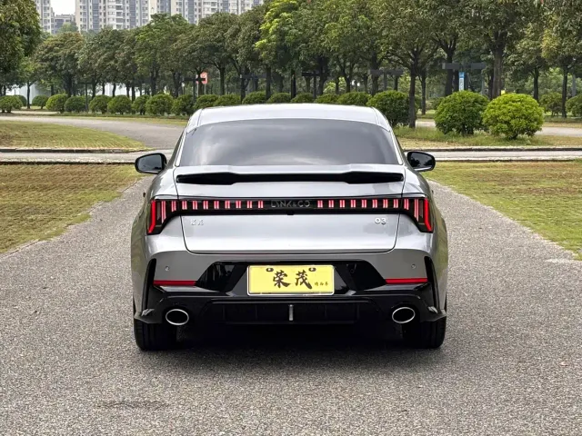 Lynk & Co 03 — Фото автомобиля 5