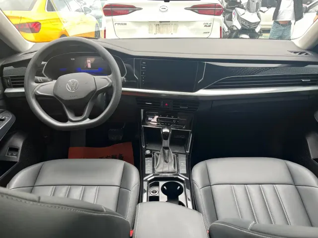 Volkswagen Passat — Фото автомобиля 6