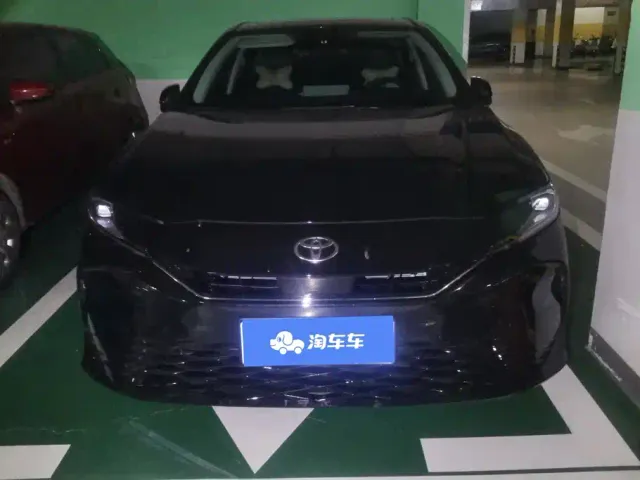 Toyota Camry — Фото автомобиля 2