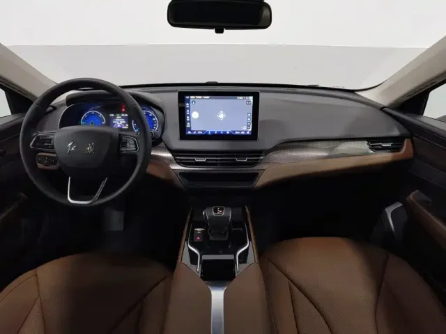 Hongqi E-QM5 — Фото автомобиля 5