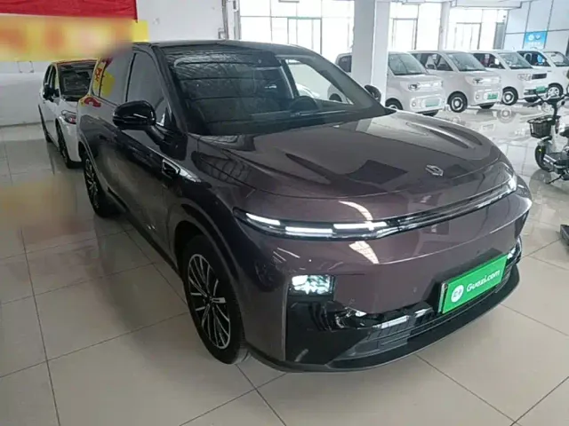 Leapmotor B10 — Фото автомобиля 3
