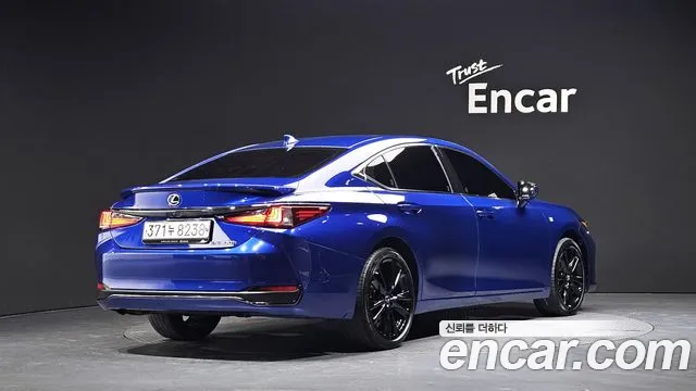 Lexus ES — Фото автомобиля 2