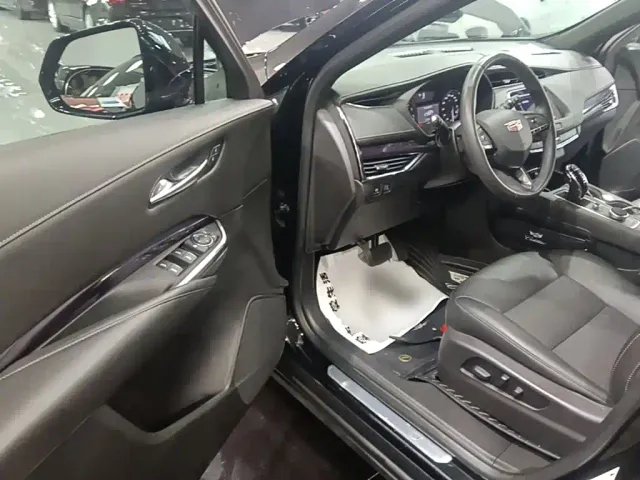 Cadillac XT4 — Фото автомобиля 15