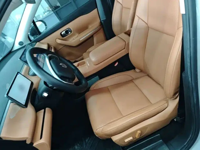 Leapmotor C10 — Фото автомобиля 10