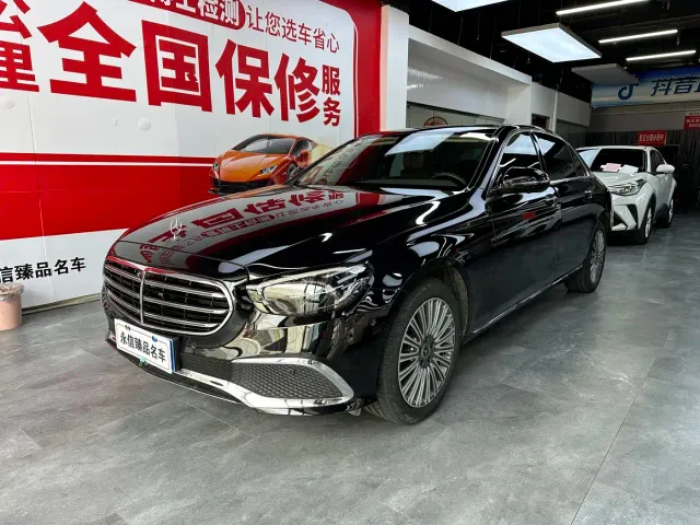 Фотография автомобиля — Mercedes-Benz E-Class