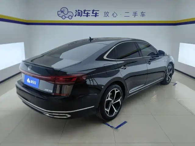 Volkswagen Passat — Фото автомобиля 3