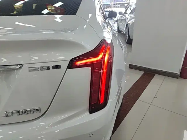 Cadillac CT5 — Фото автомобиля 7