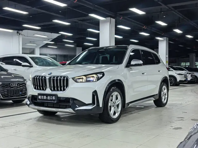 Фотография автомобиля — BMW X1