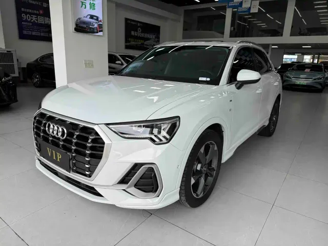 Фотография автомобиля — Audi Q3