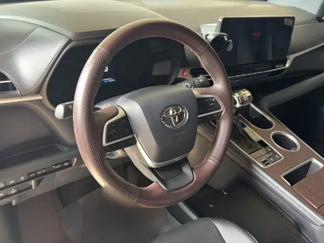 Toyota Granvia — Фото автомобиля 2