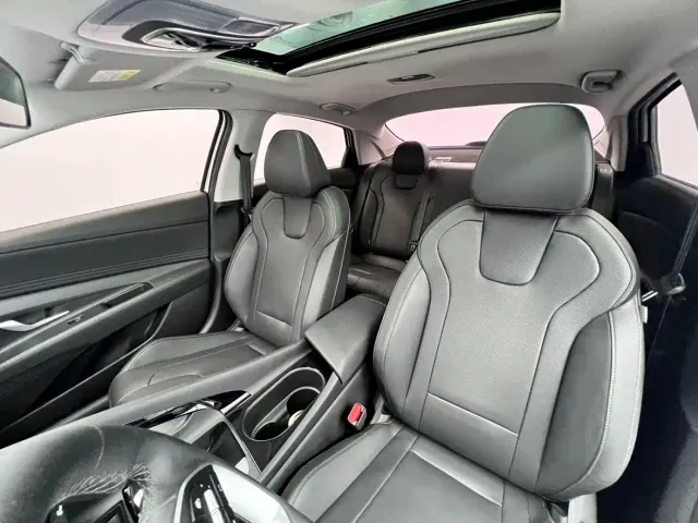 Hyundai Elantra — Фото автомобиля 13