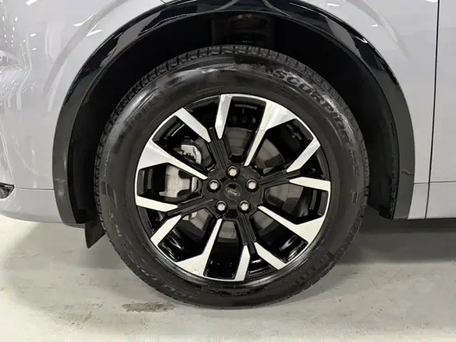 Ford Edge — Фото автомобиля 3