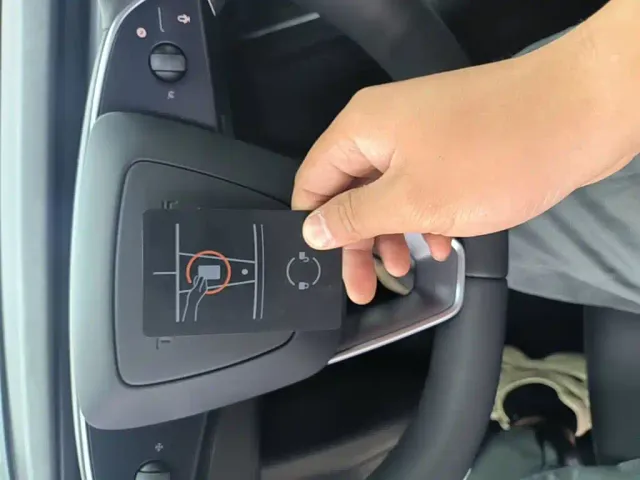 Tesla Model Y — Фото автомобиля 8