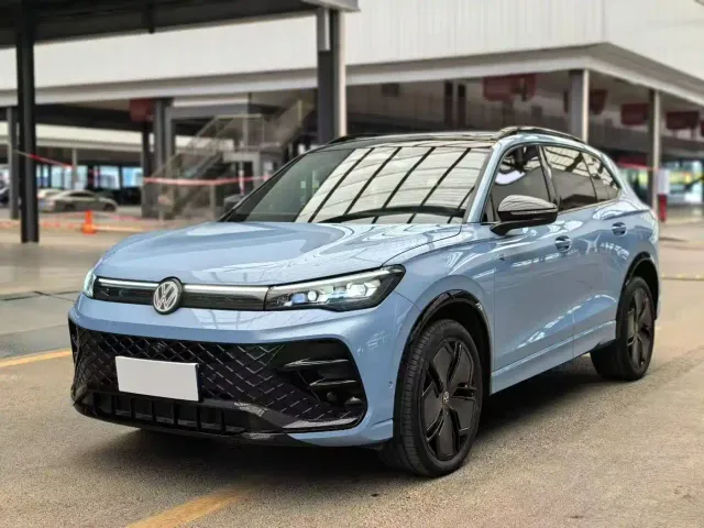 Фотография автомобиля — Volkswagen Tiguan L