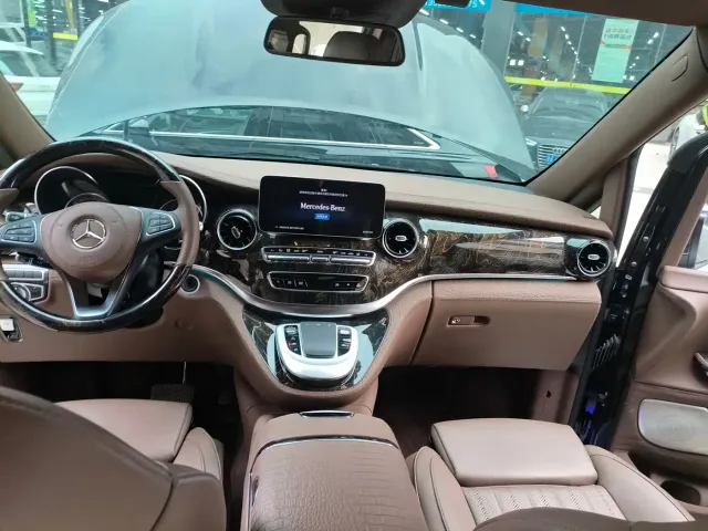 Mercedes-Benz V-Class — Фото автомобиля 6