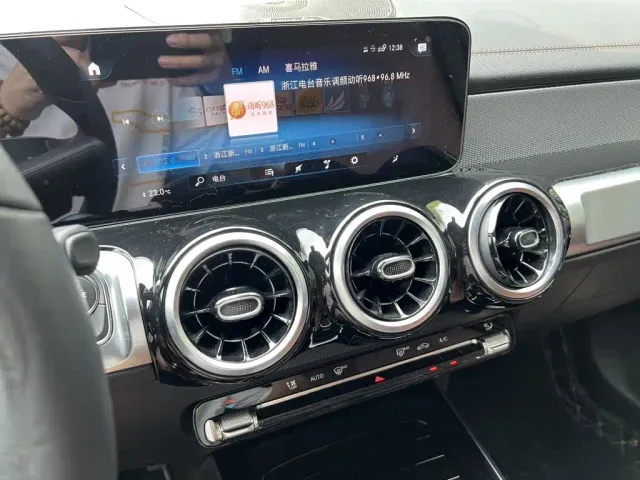 Mercedes-Benz GLB-Class — Фото автомобиля 13