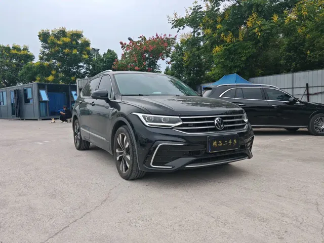 Volkswagen Tiguan L — Фото автомобиля 3