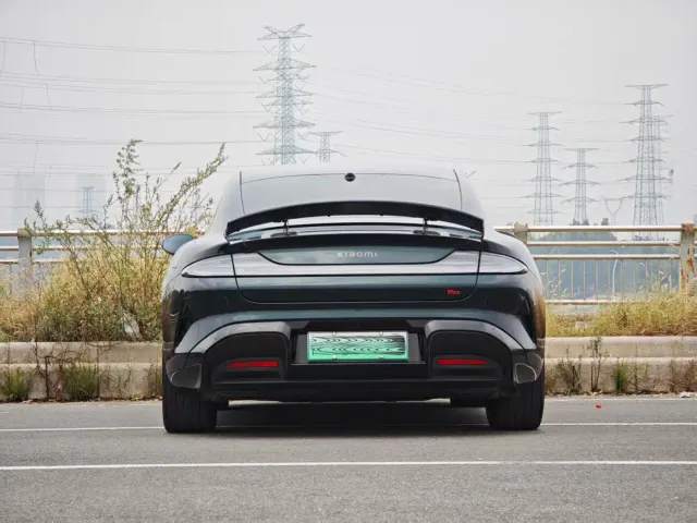 Xiaomi SU7 — Фото автомобиля 8