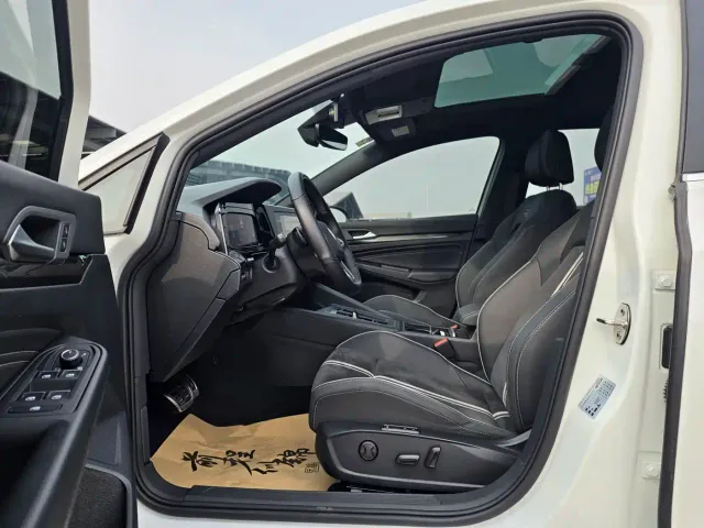 Volkswagen Golf 2021 280TSI DSG R-Line — Фото автомобиля 8