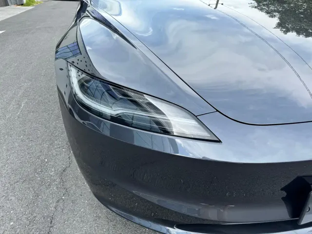 Tesla Model 3 — Фото автомобиля 15