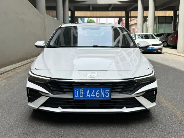 Hyundai Elantra — Фото автомобиля 2
