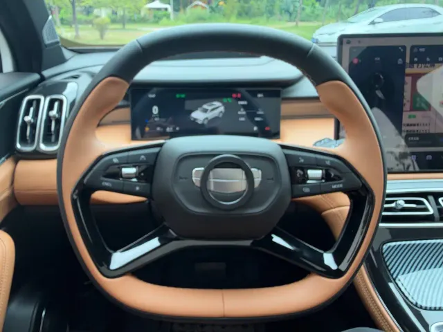 Geely Boyue L — Фото автомобиля 13
