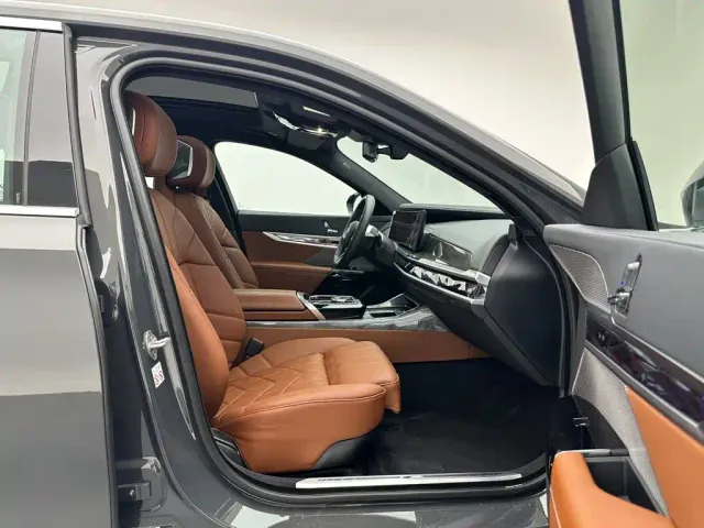 BMW i7 — Фото автомобиля 24