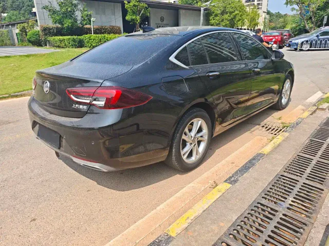 Buick Regal — Фото автомобиля 7