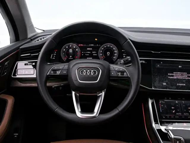 Audi Q7 — Фото автомобиля 7