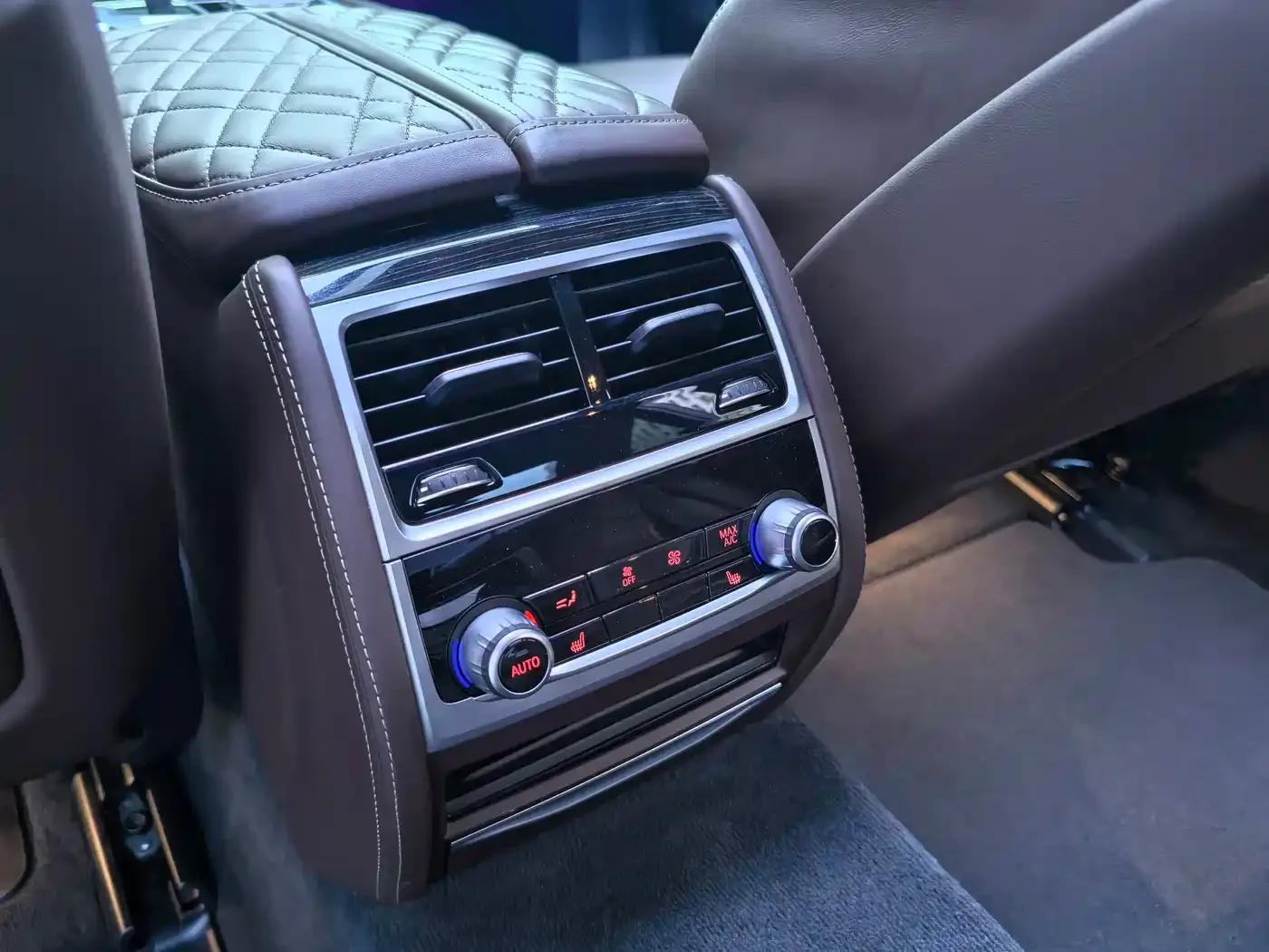 BMW BMW 7 Series 2021 Model 740Li Leading Luxury Package — Фото автомобиля 21
