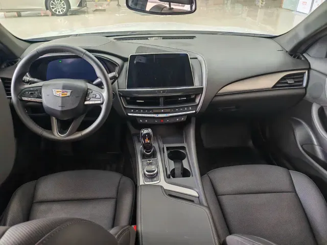 Cadillac CT5 — Фото автомобиля 5