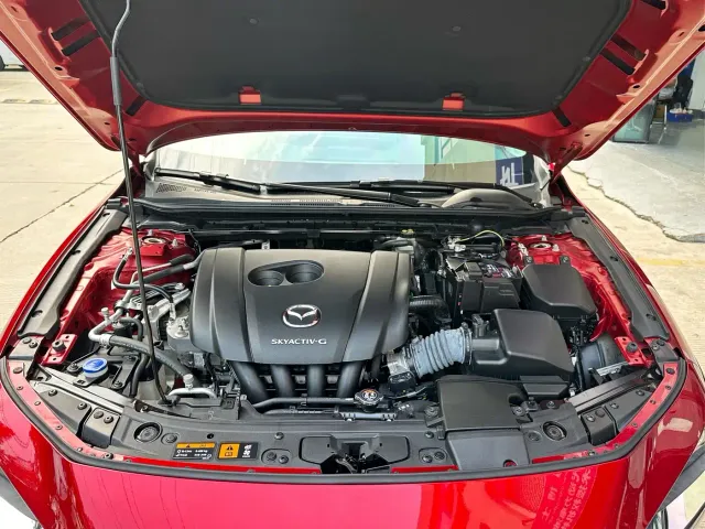 Mazda Axela — Фото автомобиля 8