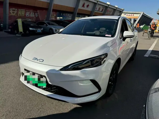 Фотография автомобиля — BYD Seal 05 DM-i