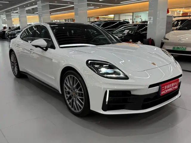 Porsche Panamera — Фото автомобиля 3