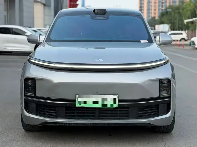 Li Auto L9 — Фото автомобиля 2
