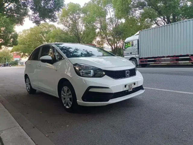 Honda Fit — Фото автомобиля 2