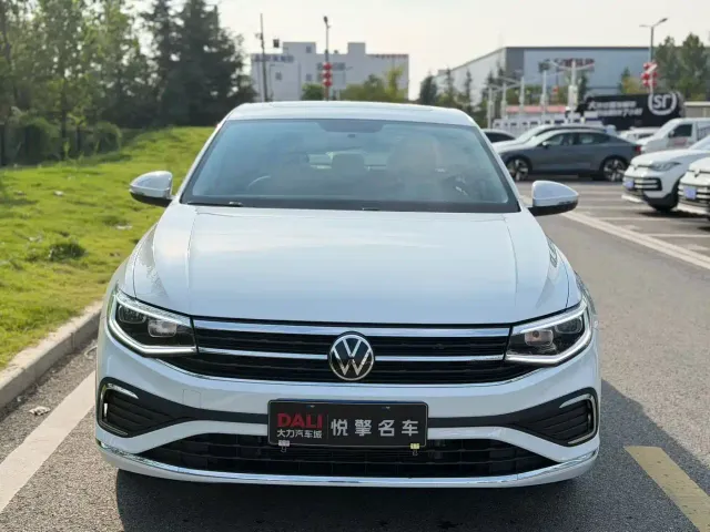 Volkswagen Bora — Фото автомобиля 2