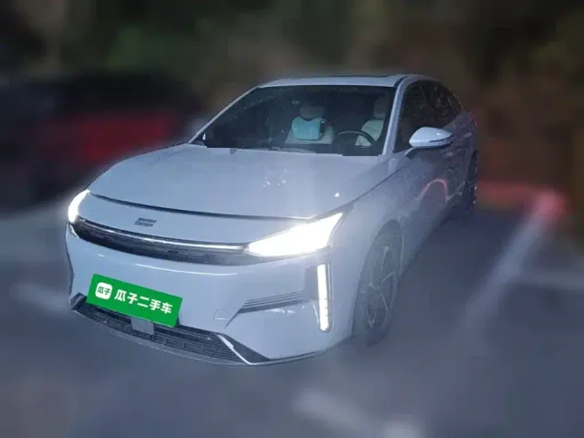 Фотография автомобиля — Geely Galaxy L6
