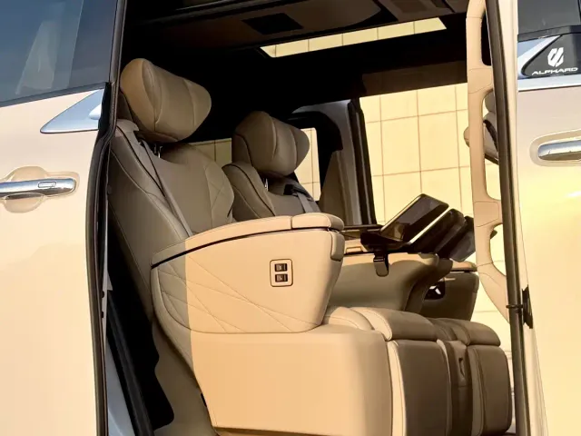 Toyota Alphard — Фото автомобиля 7
