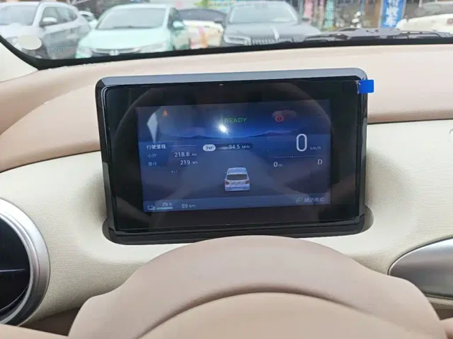 Wuling Hongguang Mini EV — Фото автомобиля 11
