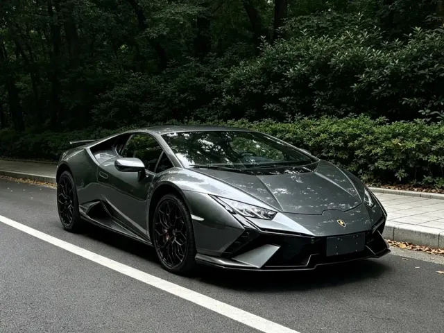 Фотография автомобиля — Lamborghini Huracan