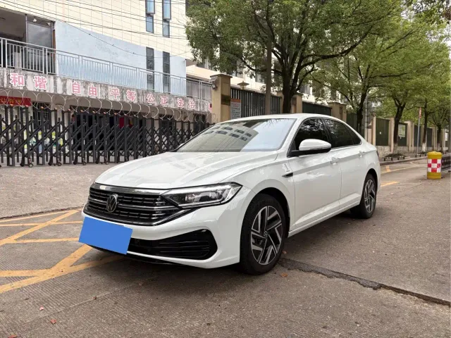 Фотография автомобиля — Volkswagen Sagitar