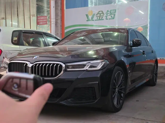 BMW 5 Series — Фото автомобиля 3