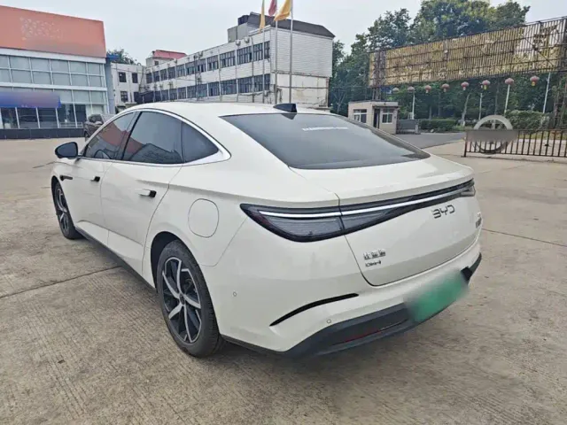 BYD Seal 07 DM-i — Фото автомобиля 4