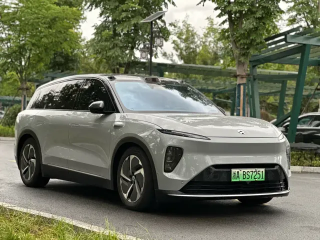 Nio ES8 — Фото автомобиля 3